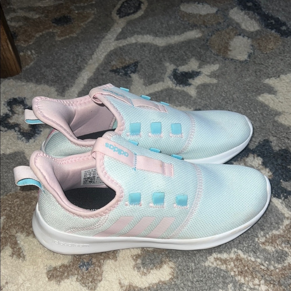 Girls “cotton candy color” adidas‎